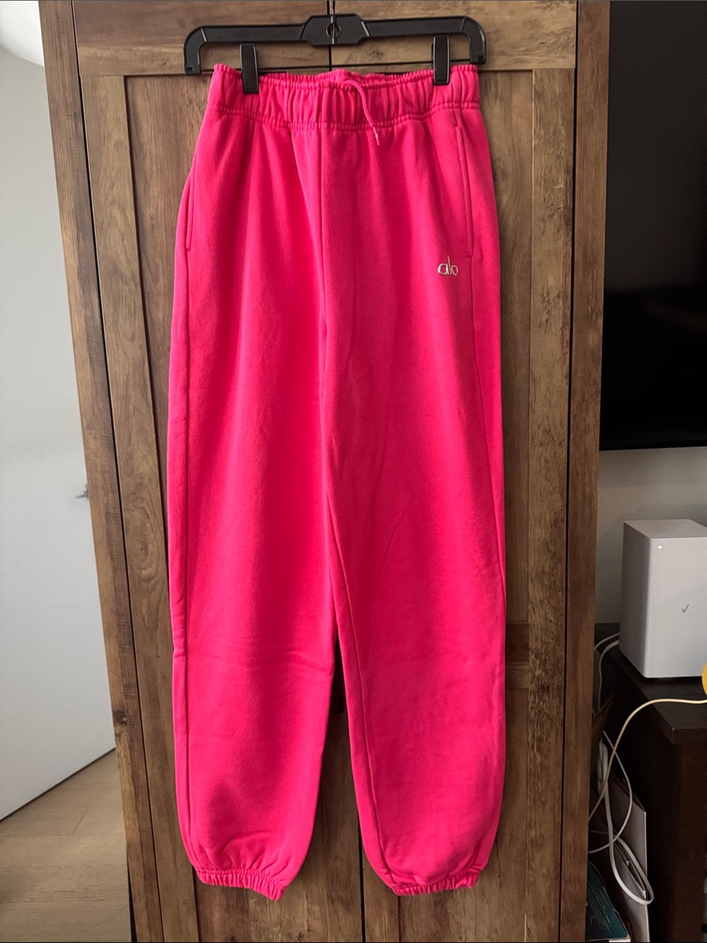 ALO Yoga women’s hot pink  Sweatpants - Elastic Waist Joggers